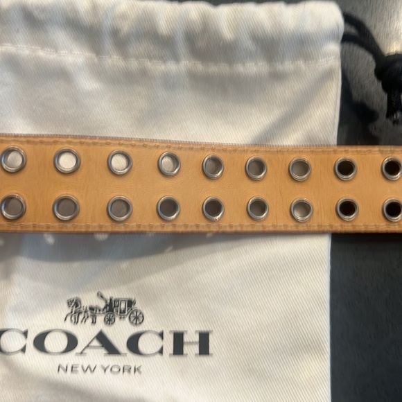 EUC! Coach Leather Grommet Bracelet - Picture 8 of 12